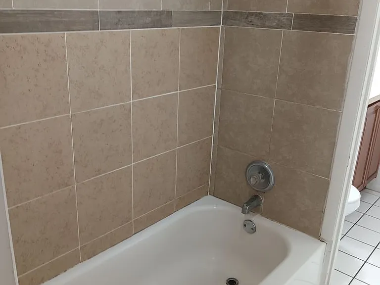 1436 Holden Ave #B — Photo 9