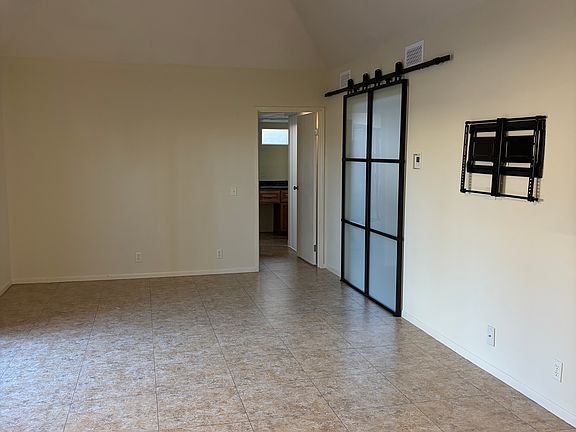 3rd image of 71871 S Eleanora Ln