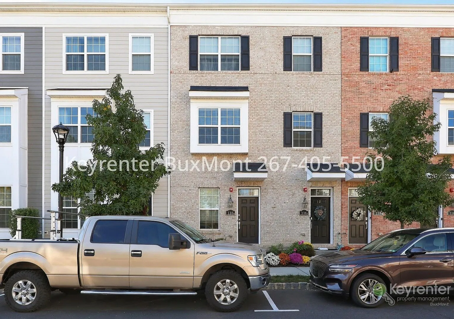 Modern 2 Bed, 2.5 Bath Townhome with Garage in Bensalem — Photo 1