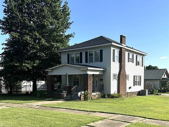 4th image of 501 E 9th St