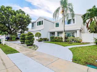 10262 SW 9th Ln, Hollywood, FL 33025