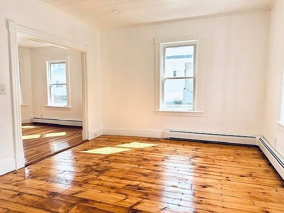 4th image of 159 Ludlam St