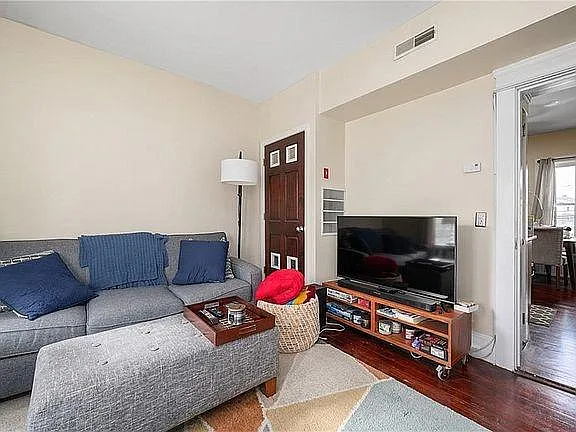 21 Kenyon St #1 — Photo 4