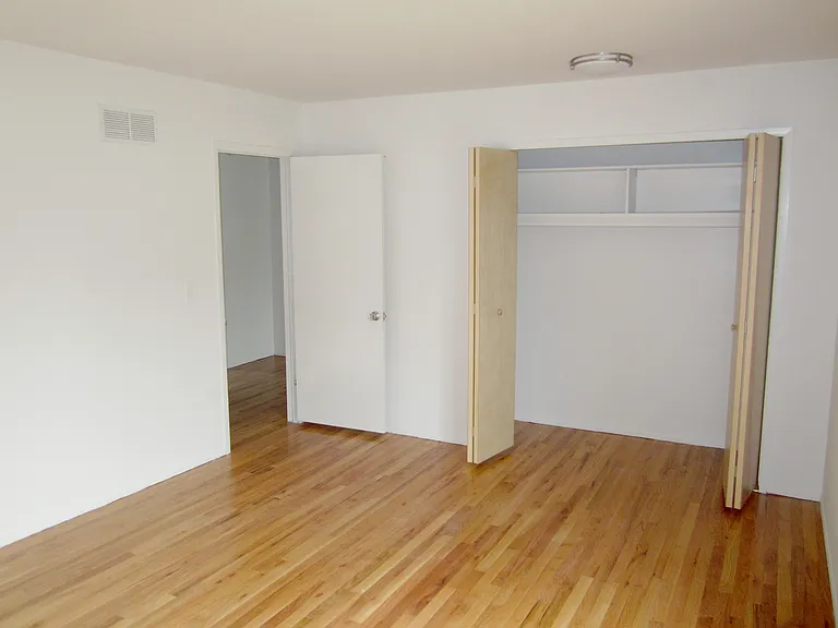 3523 Kent Ct — Photo 5