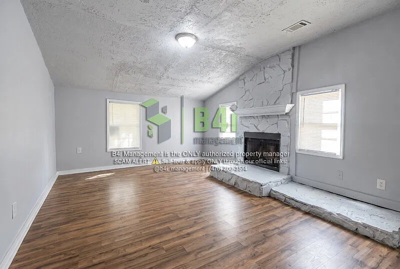 3 bed, 1.0 bath, 1632 sqft, $1,295 — Photo 3