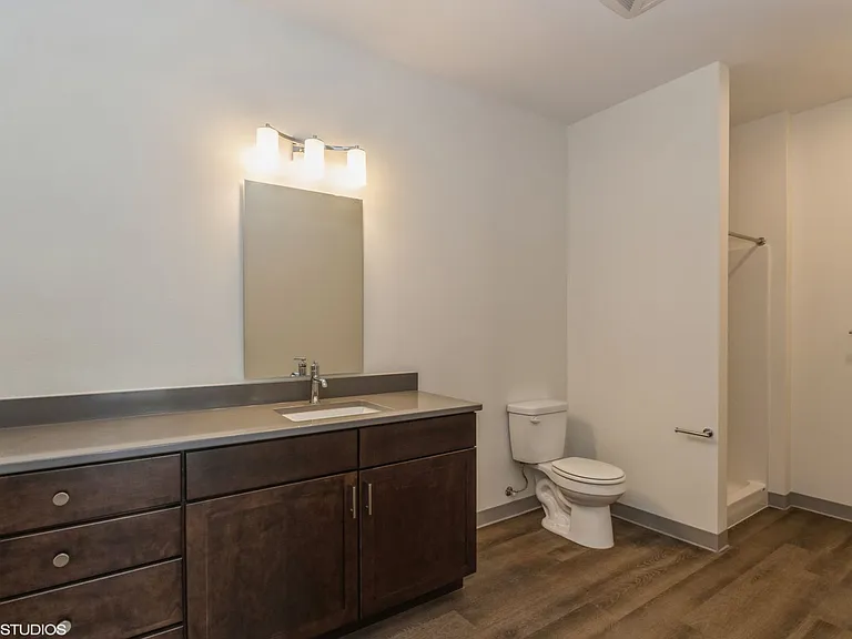 The Leo at the Hub Apartments — Photo 88
