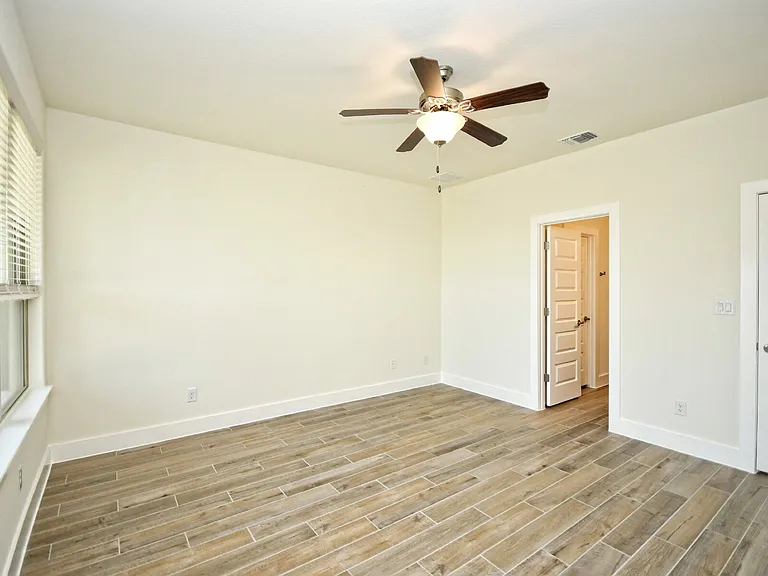 408 Parkline Dr — Photo 17