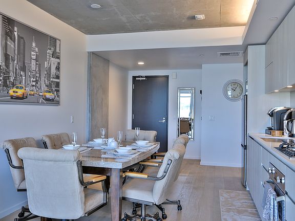 3rd image of 338 Potrero Ave #402