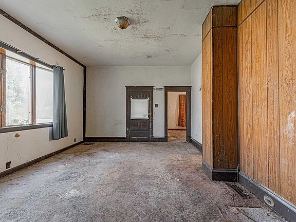 4th image of 310 6th St