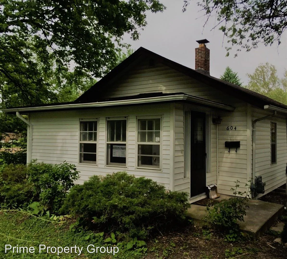 604 N Edwin St photo 1