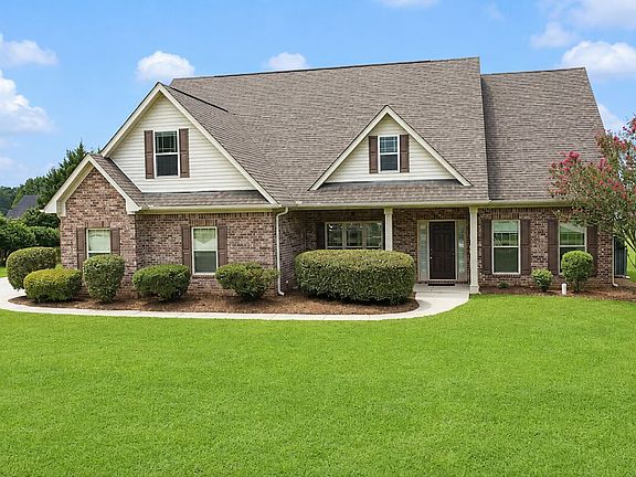 3rd image of 124 Magnolia Farms Dr
