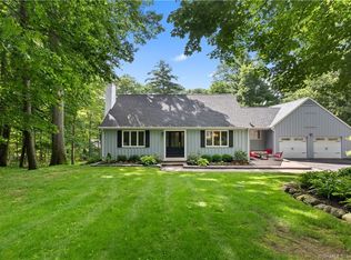 25 Brookridge Dr, Avon, CT 06001