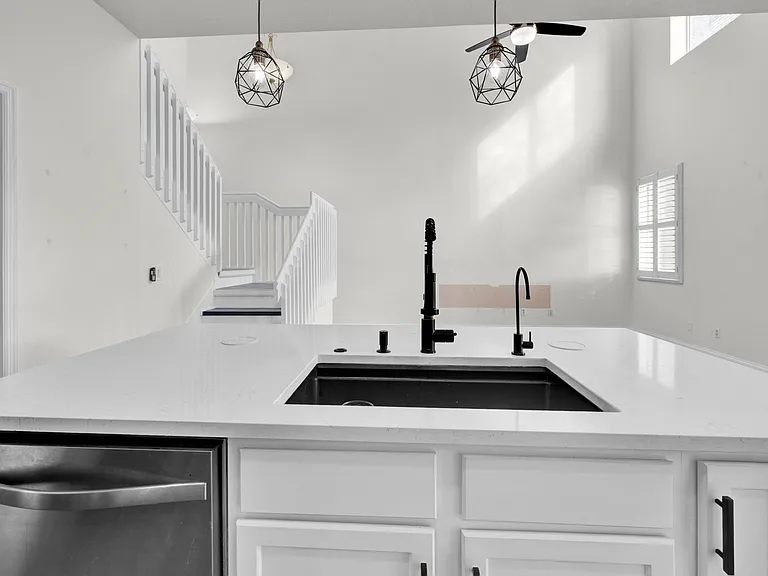 6130 Chapledale Dr — Photo 3