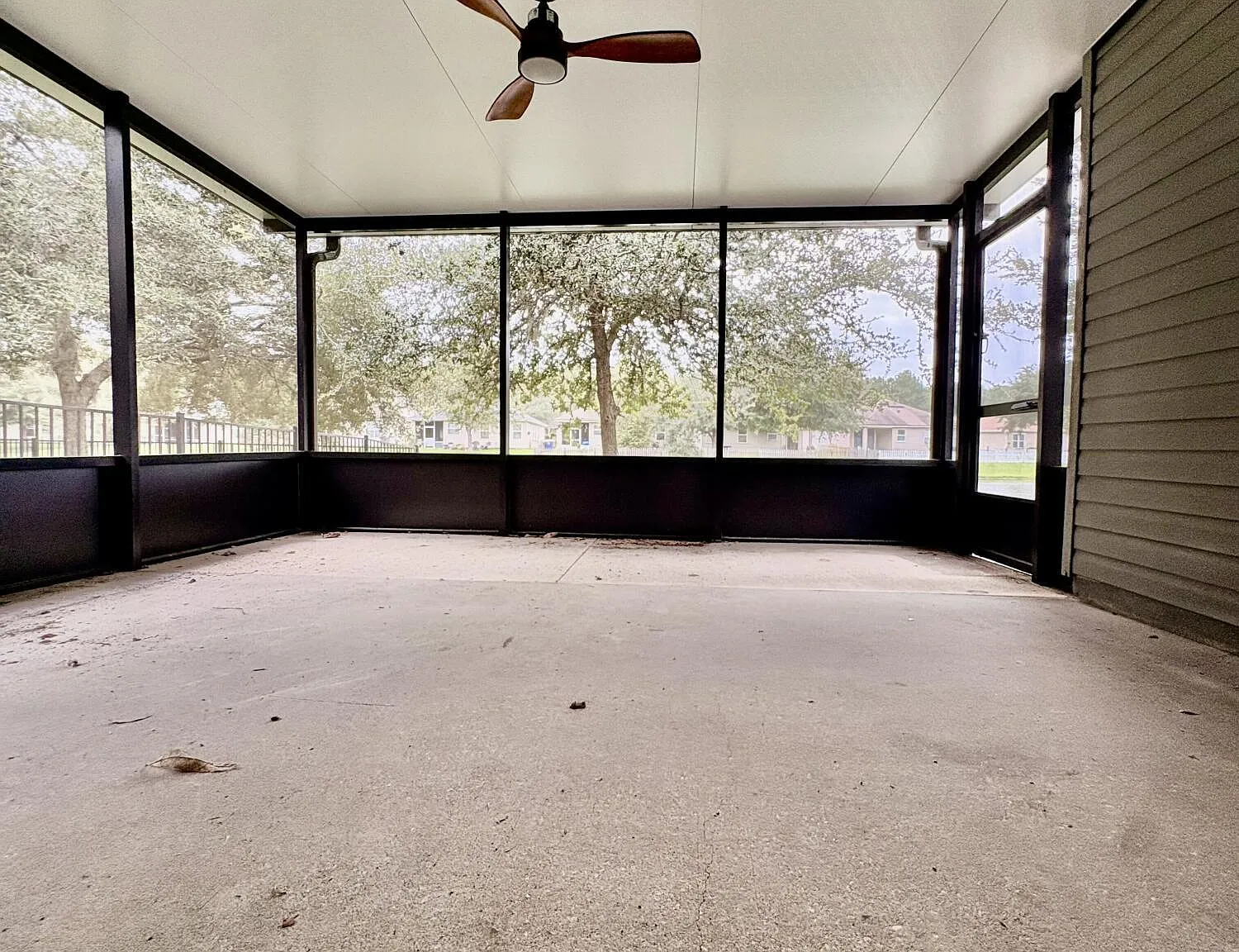 3 bed, 2.0 bath, 1644 sqft, $1,875 — Photo 4