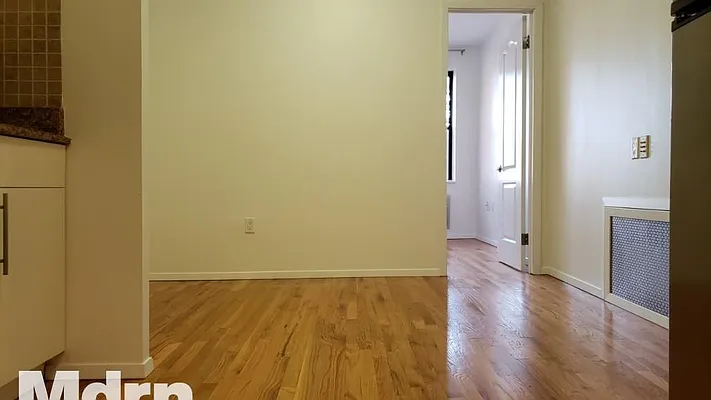 Rented by Mdrn Residential | media 3