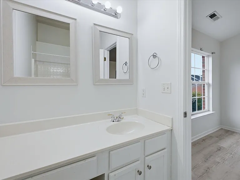 6928 Creft Cir — Photo 32