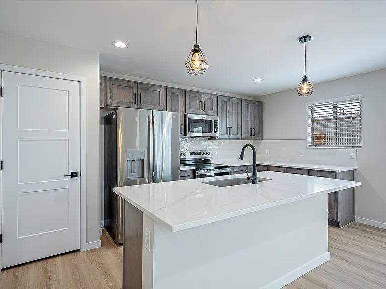 739 N Queen Ave #2 — Photo 4