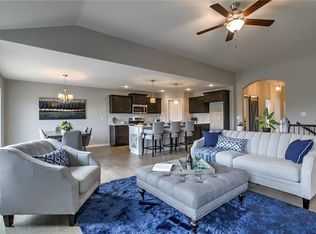 2016 Creekview Ln, Raymore, MO 64083