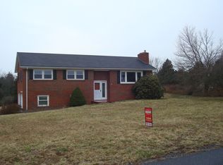 10204 Orenda Dr, Greencastle, PA 17225