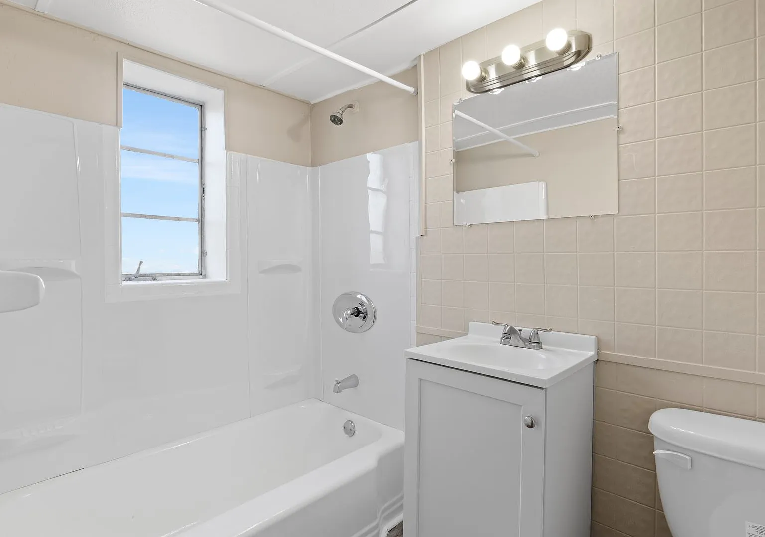 Riverview Apartments — Photo 4