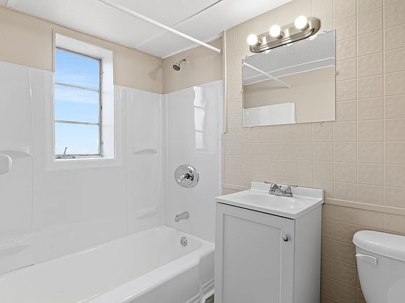 4th image of 617 W Riverview Ave #Rv204