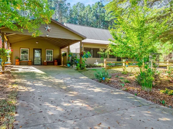 1168 Yacht Club Rd, Hartwell, GA 30643