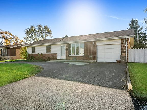 2nd image of 5443 Crestwood Dr