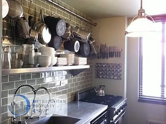 Sold by Metropolitan Property Group | media 9