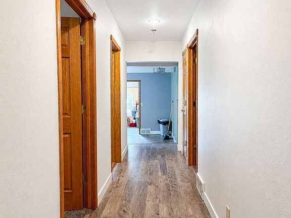 5th image of 212 W Grant St