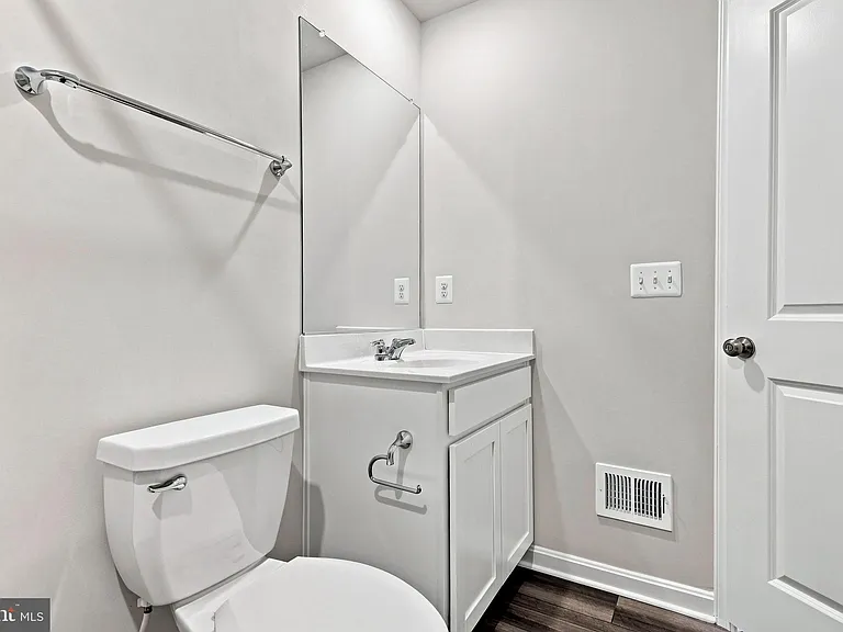417 Seeback Dr — Photo 45
