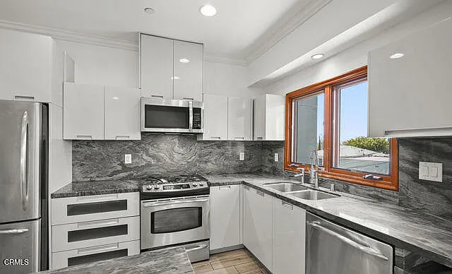 1663 Selby Ave #3 — Photo 1