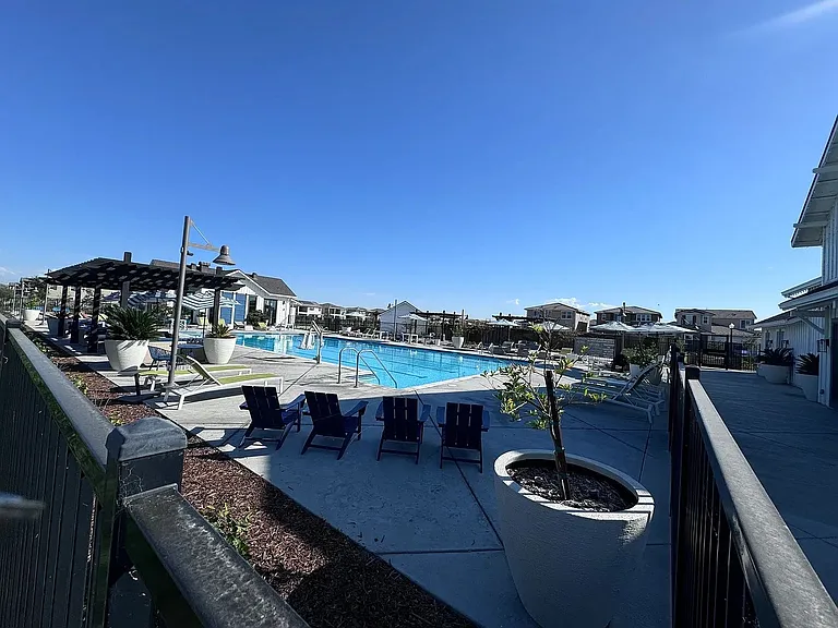 243 Dock Cir — Photo 40