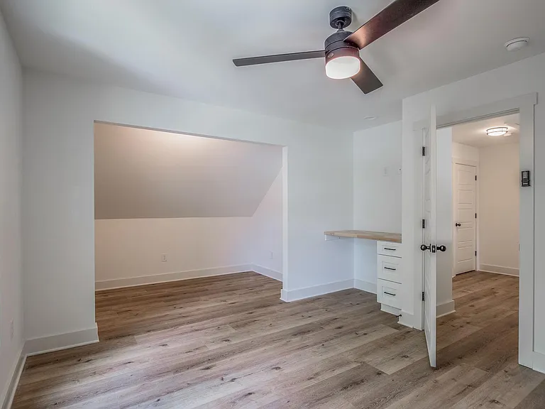 1209 Debow St — Photo 15