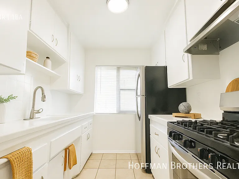 3956 Stevely Ave #17 — Photo 1