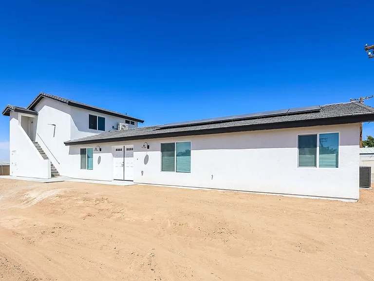 Spacious 3BR/2BA Home with Open Floor Plan, Garage & Washer/Dryer — Photo 46