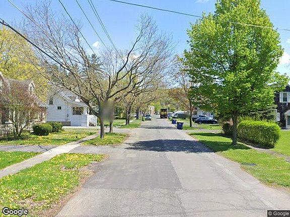 Exterior Neighborhood (street photo)