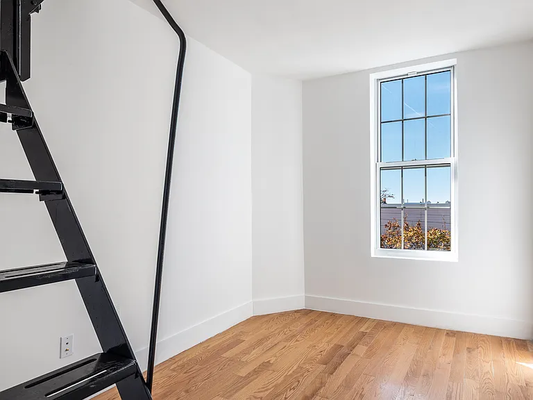 477 Fairview Ave #3L — Photo 15