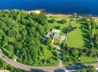1337 Woodstock Rd, Fredericton, NB E3B7R9