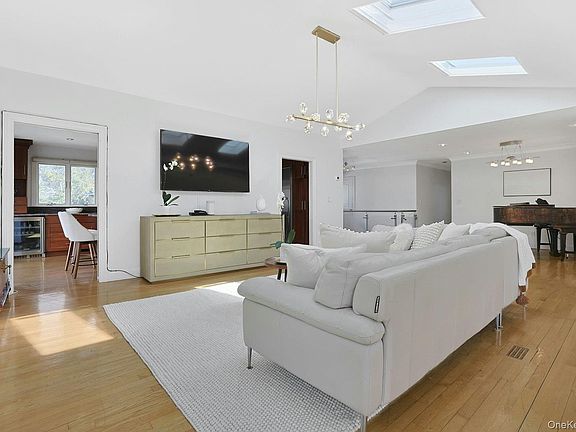 5th image of 45 Sprain Valley Road