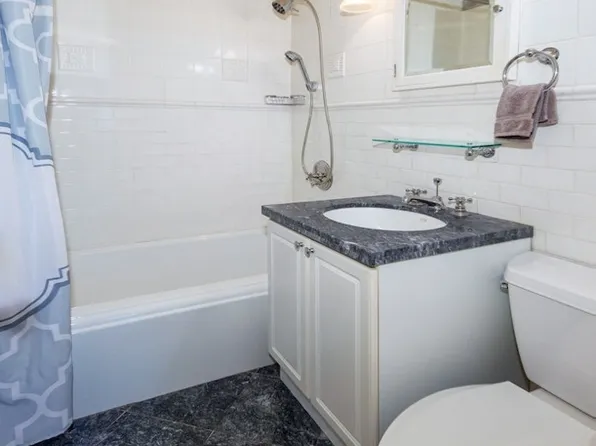 300 East 71st Street image 8 of 8