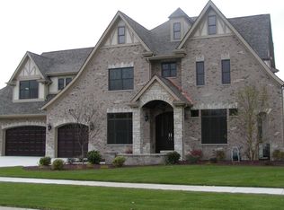 20 Ford Ln, Naperville, IL 60565