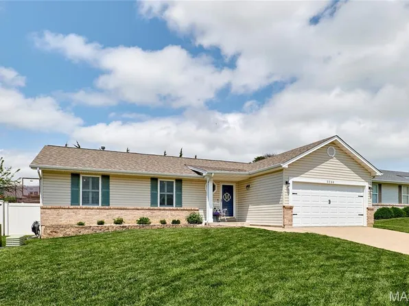 3266 Hyatt Ct, Saint Charles, MO 63303