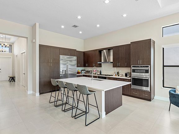 3rd image of 9212 Silver Marsh Lane