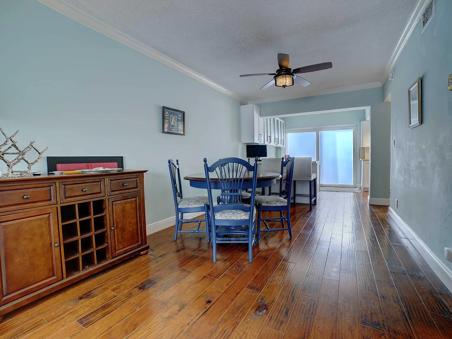 2 bed, 2.5 bath, 1473 sqft, $3,500 — Photo 3