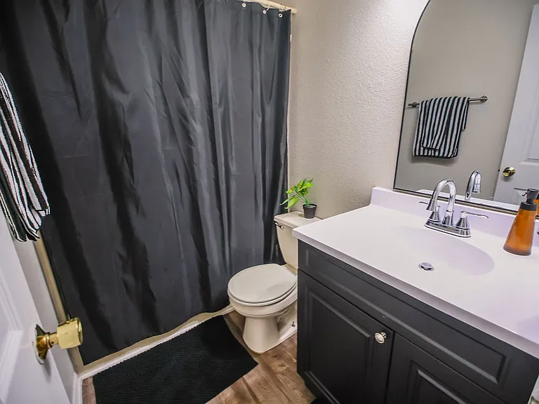 Hallway full bathroom