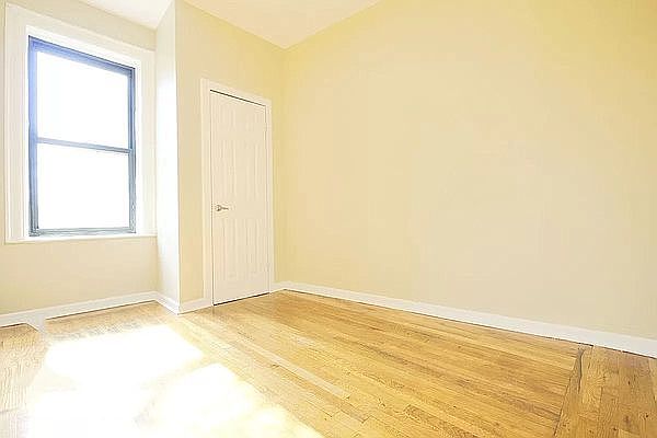 1st image of 552 Parkside Ave #B1