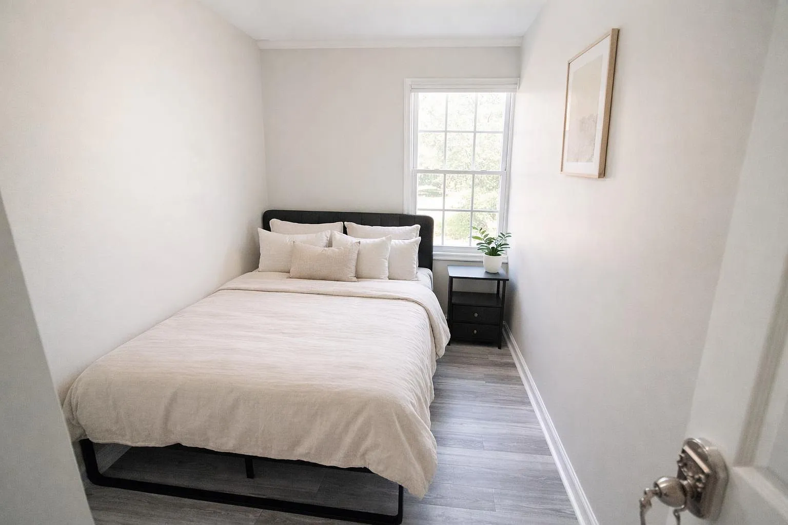 4 bed, 3.0 bath, 2119 sqft, $663 — Photo 1