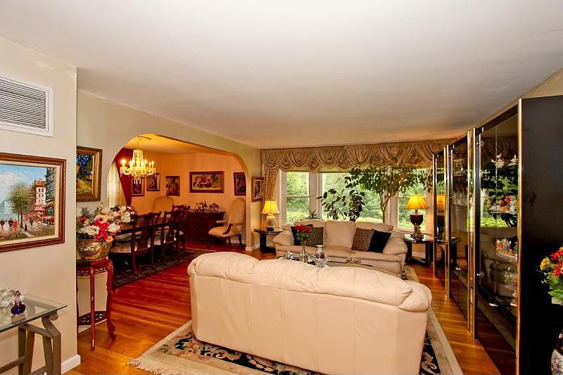 21 Kodiak Dr, Woodbury, NY 11797 Zillow