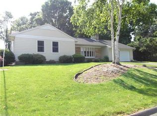 5 Stacey Ln, Enfield, CT 06082