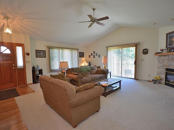 2nd image of W240N2350 E Parkway Meadow Cir
